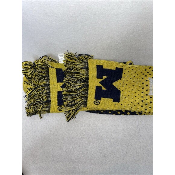 Adidas MICHIGAN STATE WOLVERINES NCAA Yellow & Navy Blue Scarf Reversible - Picture 2 of 4